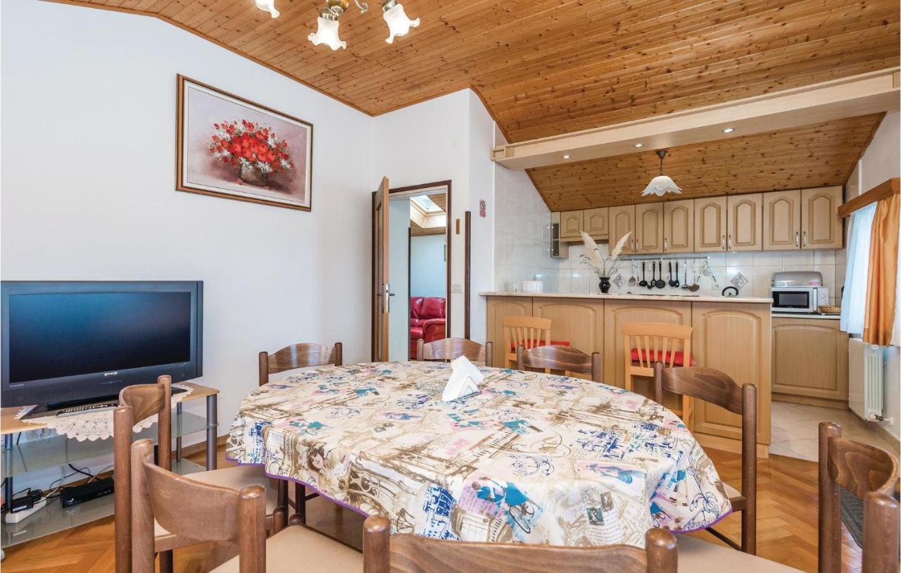 Beautiful Apartment In Brsec With Kitchen Dış mekan fotoğraf