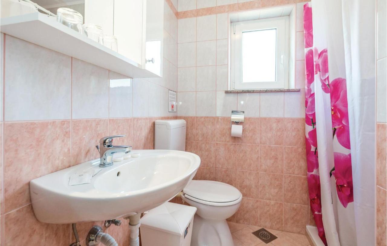 Beautiful Apartment In Brsec With Kitchen Dış mekan fotoğraf