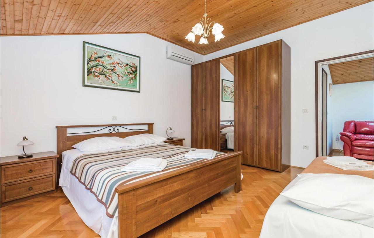 Beautiful Apartment In Brsec With Kitchen Dış mekan fotoğraf