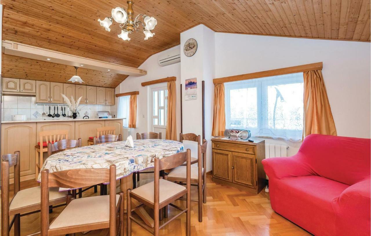Beautiful Apartment In Brsec With Kitchen Dış mekan fotoğraf